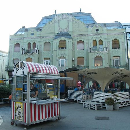 Hostel Nomadノヴィ・サド エクステリア 写真